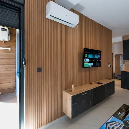 Crystal Luxury Апартаменты *