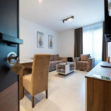 Crystal Luxury Врдник