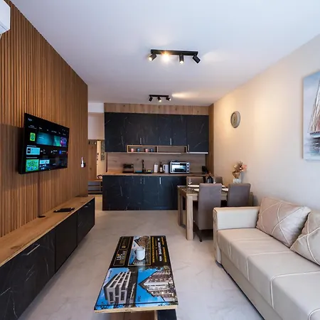 Crystal Luxury Апартаменты *