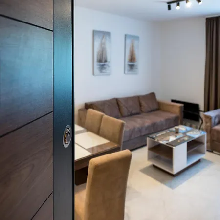 Crystal Luxury 아파트 *