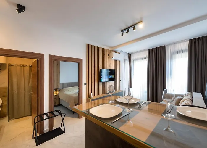 Crystal Luxury 아파트