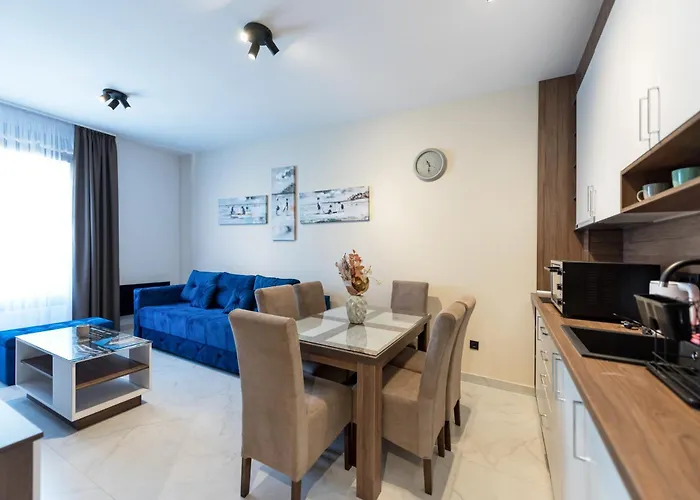 Crystal Luxury 아파트