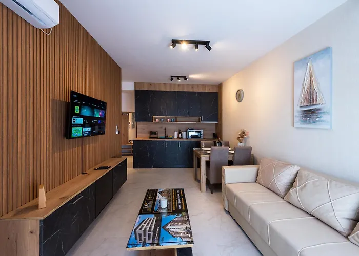 Crystal Luxury 아파트 *