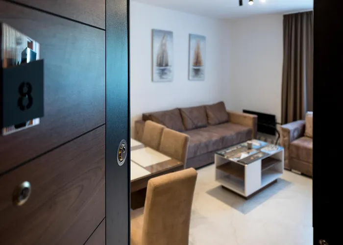 Crystal Luxury 아파트 *