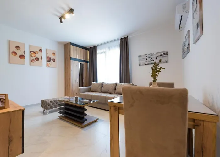 Crystal Luxury 아파트 *